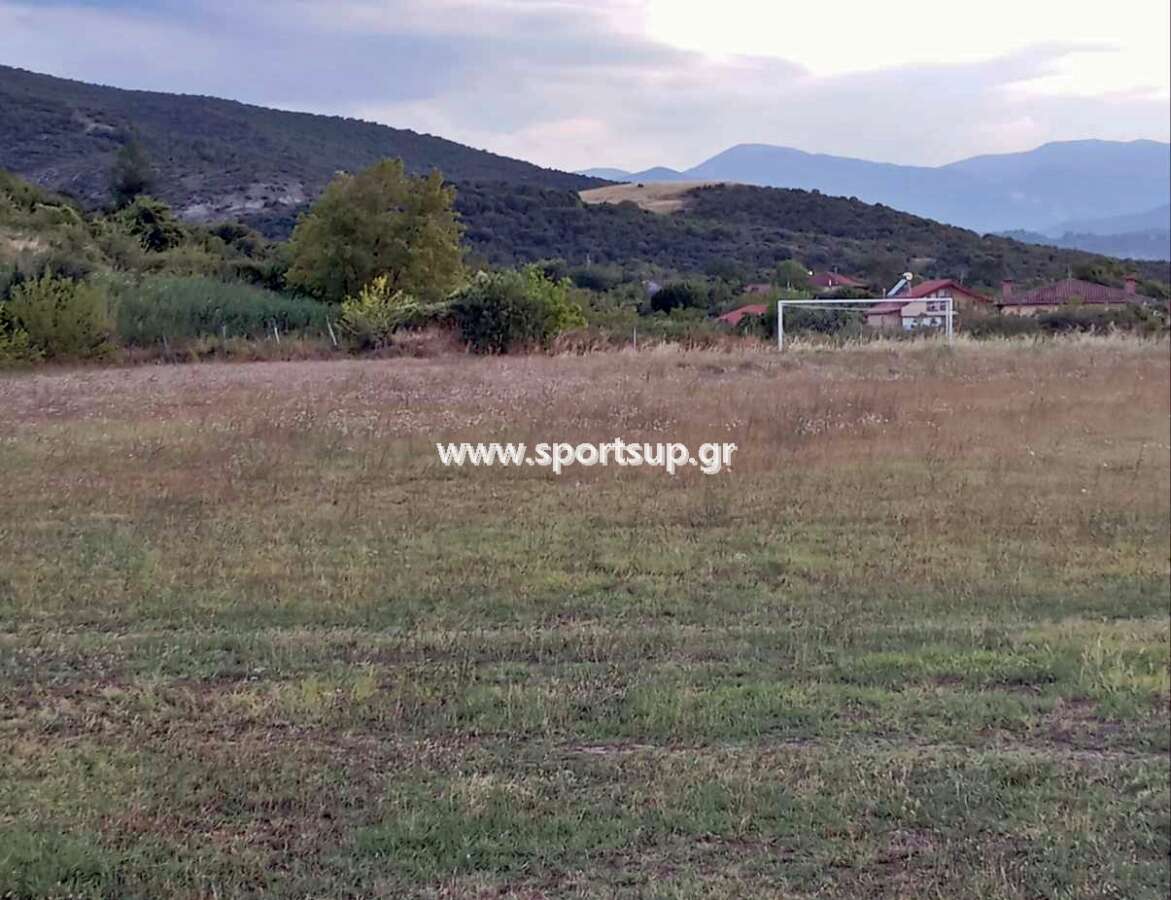 Βεργίνα: Ένα γήπεδο που κάποτε έσφυζε από ζωή, σήμερα εκπέμπει SOS (photos)